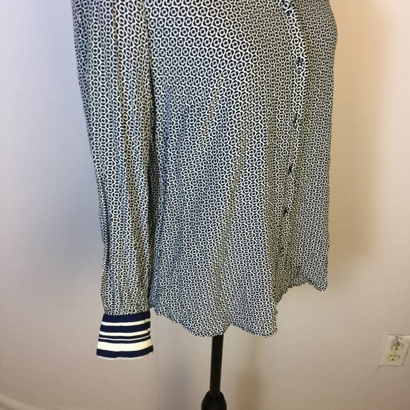 Talbots Blouse Shirt Top Sz M Womans Blue White V-neck Button Front Long Sleeve - Picture 15 of 15
